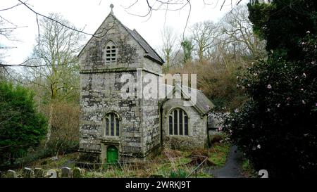 L'atmosphère de l'église Minster à Boscastle, Cornwall, Royaume-Uni - John Gollop Banque D'Images