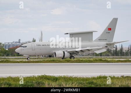 KONYA, TURKIYE - 09 MAI 2023 : Boeing E-7T Peace Eagle (33965) de l'armée de l'air turque atterrissant à l'aéroport de Konya pendant l'exercice Anatolian Eagle Air Force Banque D'Images