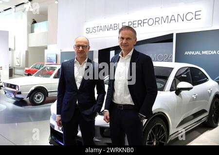 Arno Antlitz, Finanzvorstand VW CFO, COO, Oliver Blume, Vorstandsvorsitzender der Volkswagen Group, CEO, Jahrespressekonferenz der VW Group, DEU, Berlin, 13.03.2024 *** Arno Antlitz, Chief Financial Officer VW CFO, COO , Oliver Blume, Président du Directoire du Groupe Volkswagen, CEO, Conférence de presse annuelle du Groupe VW, DEU, Berlin, 13 03 2024 Banque D'Images