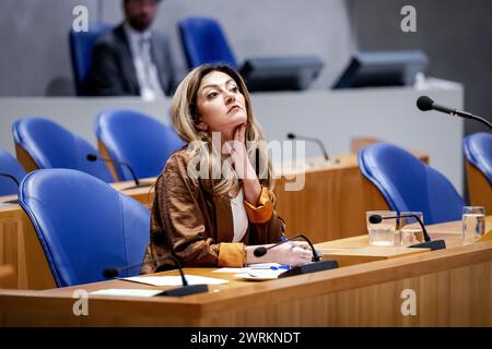 LA HAYE - le ministre sortant Dilan Yesilgoz (Justice et sécurité) lors d'un débat à la Chambre des représentants sur le traitement des données dans l'approche personnelle de la radicalisation et des activités terroristes. ANP ROBIN VAN LONKHUIJSEN pays-bas OUT - belgique OUT Banque D'Images