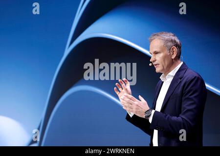 Oliver Blume, Vorstandsvorsitzender der Volkswagen Group, CEO, Jahrespressekonferenz der VW Group, DEU, Berlin, 13.03.2024 *** Oliver Blume, Président du Conseil d'Administration du Groupe Volkswagen, CEO, Conférence de presse annuelle du Groupe VW, DEU, Berlin, 13 03 2024 Banque D'Images