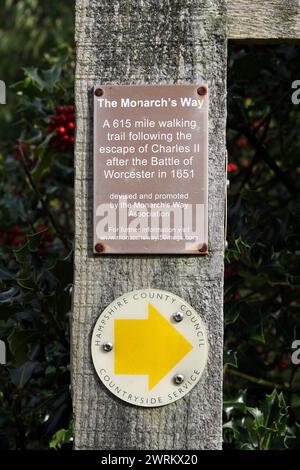 Le panneau Monarch's Way à Michelmersh, Hampshire. ROYAUME-UNI Banque D'Images