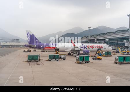 Compagnie aérienne économique HK Express airbus a321 Aéroport international de Hong Kong, Hong Kong, 20 janvier 2024. Banque D'Images