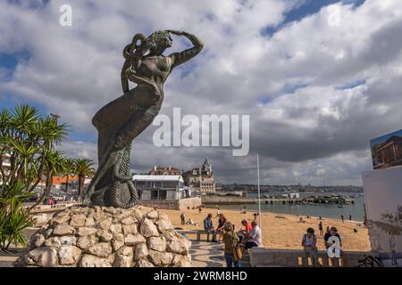 Monument pour les découvertes portugaises (Monumento AOS Decobrimentos Portugueses) par João de Sousa Araújo sur la plage de Praia da Ribeira à Cascais, Portug Banque D'Images