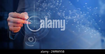 Collage Tech CG. Une main avec un crayon lumineux pointe vers des graphiques et des graphiques sur un fond d'un réseau polygonal avec des nombres. Concept de RES. Scientifiques Banque D'Images