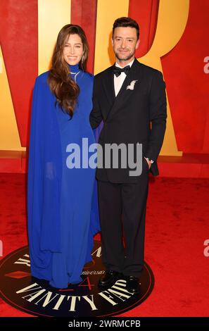 BEVERLY HILLS, CALIFORNIE - 10 MARS : (de gauche à droite) Jessica Biel et Justin Timberlake assistent à la Vanity Fair Oscar Party 2024 organisée par Radhika Jones au Wallis Annenberg Center for the Performing Arts le 10 mars 2024 à Beverly Hills, Californie. Crédit : Jeffrey Mayer/MediaPunch Banque D'Images