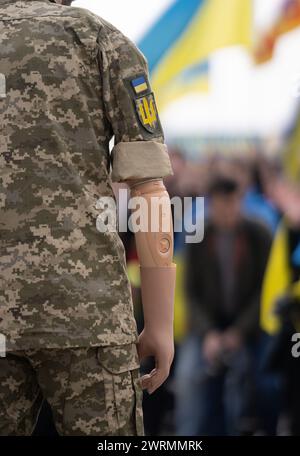 Soldat vétéran ukrainien. Guerre en Ukraine. Soldat militaire. Soutenez les soldats ukrainiens. Russie Ukraine guerre, protestation militaire. Soldat ukrainien vétéran Banque D'Images