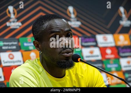 Marseille, France. 13 mars 2024. © PHOTOPQR/LA PROVENCE/SPEICH Frederic ; Marseille ; 13/03/2024 ; Football : UEFA Europa League 1/8e de finale Retiur Conference de presse de Villareal CF (Espagne) au centre d'entravÆnement Jose Manuel Llaneza Eric BAILLY joueur crédit : MAXPPP/Alamy Live News Banque D'Images