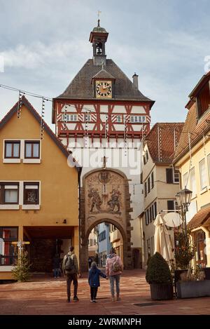 Balade automnale à Bietigheim-Bissingen : bonheur familial en Allemagne. Explorer Bietigheim-Bissingen : aventure automnale en famille en Allemagne. Des moments chéris Banque D'Images