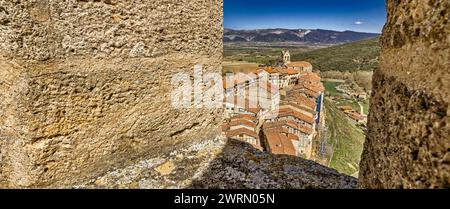 Vue panoramique depuis les remparts de la ville, ville médiévale de Frías, groupement artistique historique, Las Merindades, Burgos, Castilla y León, Espagne, Europe Banque D'Images