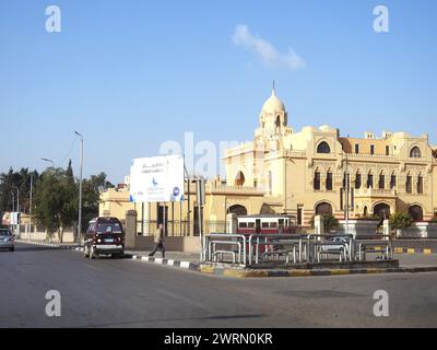 Le Caire, Egypte, 2 mars 2024 : Palais de Sultana Malak, Palais du Sultan Hussein Kamel conçu par l'ingénieur belge Edouard Empain, situé dans l'Heliop Banque D'Images