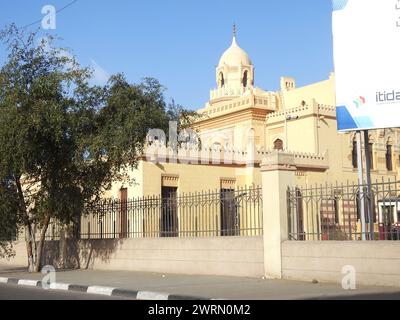 Le Caire, Egypte, 2 mars 2024 : Palais de Sultana Malak, Palais du Sultan Hussein Kamel conçu par l'ingénieur belge Edouard Empain, situé dans l'Heliop Banque D'Images