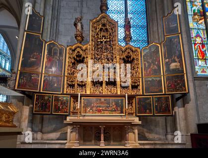 Intérieur impressionnant de la cathédrale de Cologne, Allemagne Banque D'Images