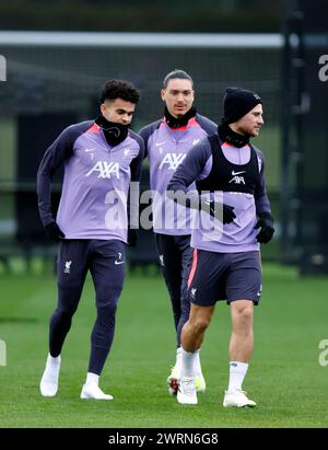 Anfield, Liverpool, Royaume-Uni. 13 mars 2024. Conférence de presse de Liverpool et entraînement avant le match de l'UEFA Europa League contre le Sparta Prague à Liverpool, en Angleterre. Le trio sud-américain de Liverpool composé d'Alexis Mac Allister, Luis Diaz et Darwin Nunez lors de la séance d'entraînement d'aujourd'hui au centre d'entraînement AXA de Liverpool à Kirkby, avant le match de demain de l'Europa League Group of 16 vs Sparta Prague Credit : action plus Sports/Alamy Live News Banque D'Images