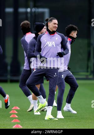 Anfield, Liverpool, Royaume-Uni. 13 mars 2024. Conférence de presse de Liverpool et entraînement avant le match de l'UEFA Europa League contre le Sparta Prague à Liverpool, en Angleterre. Le trio sud-américain de Liverpool composé d'Alexis Mac Allister, Luis Diaz et Darwin Nunez lors de la séance d'entraînement d'aujourd'hui au centre d'entraînement AXA de Liverpool à Kirkby, avant le match de demain de l'Europa League Group of 16 vs Sparta Prague Credit : action plus Sports/Alamy Live News Banque D'Images