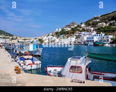 Port de pêche de Pandeli, île de Leros, Dodécanèse, îles grecques, Grèce, Europe Copyright : KarolxKozlowski 1245-3274 Banque D'Images