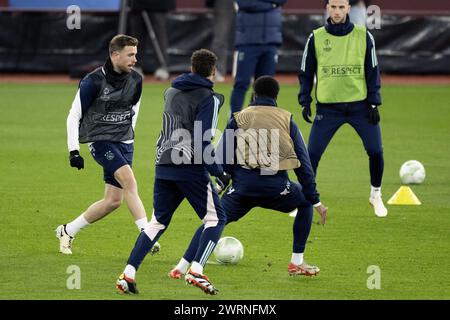 BIRMINGHAM - Jordan Henderson de l'Ajax lors de l'entraînement MD-1 de l'Ajax avant le retour en ronde 16 de la ligue de conférence contre Aston Villa à Villa Park le 13 mars 2024 à Birmingham, Angleterre. ANP OLAF KRAAK Banque D'Images