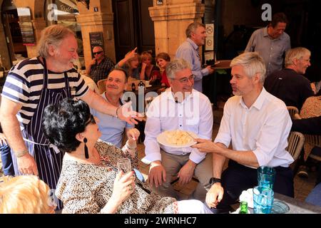 Laurent Wauquiez, homme politique français « les Républicains », lors de la campagne électorale législative à Sarlat en Périgord noir en soutien au local c Banque D'Images