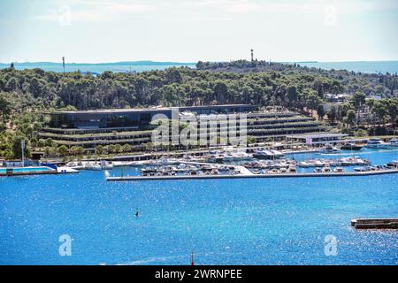 Port de Rovinj, vue depuis le clocher de l'église Sainte Euphémie. Croatie Banque D'Images