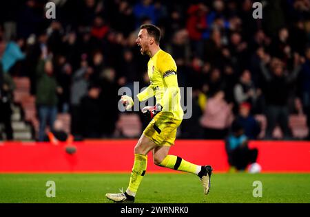 Le gardien Neto de Bournemouth célèbre le troisième but de son équipe lors du match de premier League au Vitality Stadium de Bournemouth. Date de la photo : mercredi 13 mars 2024. Banque D'Images