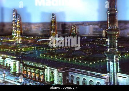 Aimant frigo Medina en forme de mosquée du Prophète, aimant frigo de la mosquée Madinah dans le Royaume d'Arabie Saoudite, c'est la deuxième mosquée buil Banque D'Images