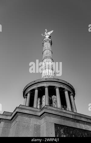 La colonne de la victoire est un monument à Berlin, conçu par Heinrich Strack pour commémorer la victoire prussienne dans la seconde guerre du Schleswig. Banque D'Images