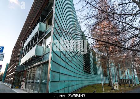 Berlin, Allemagne - 16 décembre 2021 : complexe des ambassades nordiques sur la Klingelhoferstrasse à Berlin, la capitale de l'Allemagne. Banque D'Images