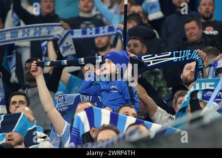 Saint-Pétersbourg, Russie. 13 mars 2024. Spectateurs de Zenit vus lors du match de football de la Coupe de Russie 2023/2024 entre Zenit Saint-Pétersbourg et Krylia Dynamo Moscou à Gazprom Arena. Score final ; Zenit 2:0 Dynamo. (Photo de Maksim Konstantinov/SOPA images/SIPA USA) crédit : SIPA USA/Alamy Live News Banque D'Images