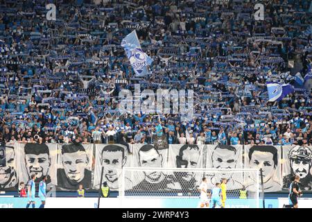 Saint-Pétersbourg, Russie. 13 mars 2024. Spectateurs de Zenit vus lors du match de football de la Coupe de Russie 2023/2024 entre Zenit Saint-Pétersbourg et Krylia Dynamo Moscou à Gazprom Arena. Score final ; Zenit 2:0 Dynamo. (Photo de Maksim Konstantinov/SOPA images/SIPA USA) crédit : SIPA USA/Alamy Live News Banque D'Images