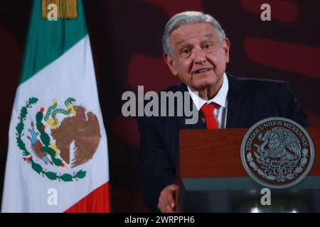 Mexico, Mexique. 13 mars 2024. Le président mexicain, Andres Manuel Lopez Obrador gesticule tout en répondant aux réponses des médias lors d'une conférence d'information au Palais National. Le 13 mars 2024 à Mexico, Mexique. (Crédit image : © Carlos Santiago/eyepix via ZUMA Press Wire) USAGE ÉDITORIAL SEULEMENT! Non destiné à UN USAGE commercial ! Banque D'Images