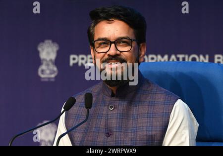 Inde. 13 mars 2024. NEW DELHI, INDE - 13 MARS : le ministre syndical de l'information et de la radiodiffusion et de la jeunesse et des sports, Anurag Singh Thakur, s'adressant à une conférence de presse sur les décisions du Cabinet pour le métro de delhi deux nouveaux corridors au National Media Centre le 13 mars 2024 à New Delhi, Inde. (Photo de Sonu Mehta/Hindustan Times/Sipa USA) crédit : Sipa USA/Alamy Live News Banque D'Images