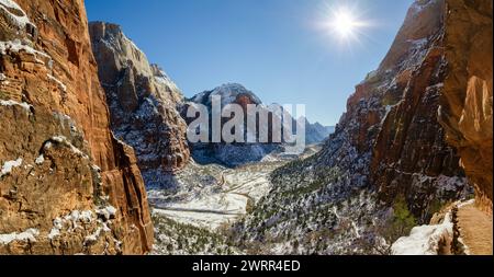 Vue sur la vallée au parc national de Zion dans l'Utah, États-Unis Banque D'Images