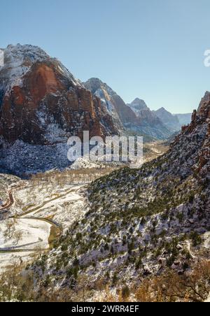 Vue sur la vallée au parc national de Zion dans l'Utah, États-Unis Banque D'Images