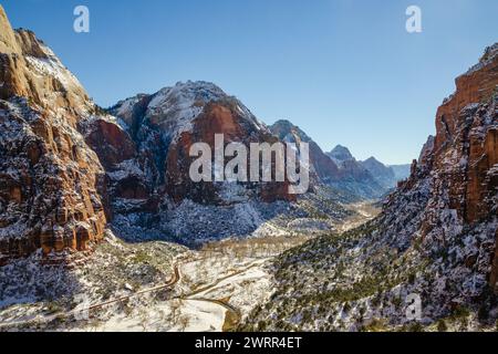 Vue sur la vallée au parc national de Zion dans l'Utah, États-Unis Banque D'Images