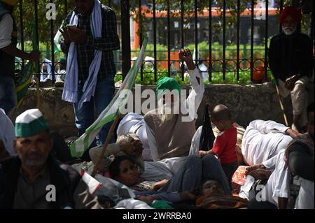 Delhi, New Delhi, Inde. 14 mars 2024. Les agriculteurs indiens se rassemblent à Ramlila Maidan pour protester contre les prix des cultures à New Delhi, Inde, le 14 mars 2024 (image crédit : © Deep Nair/ZUMA Press Wire) USAGE ÉDITORIAL SEULEMENT! Non destiné à UN USAGE commercial ! Banque D'Images