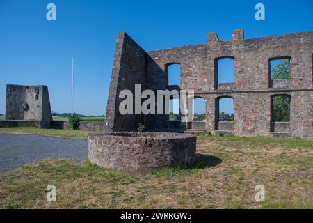 Les ruines du château d'Ulmen dans l'Eifel Banque D'Images