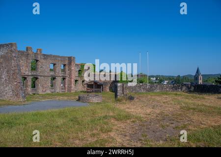 Les ruines du château d'Ulmen dans l'Eifel Banque D'Images