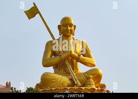 Statue de l'égalité, statue de Ramanujacharya, philosophe indien du XIe siècle, inaugurée en 2022, Muchintal, Hyderabad, Inde. Banque D'Images