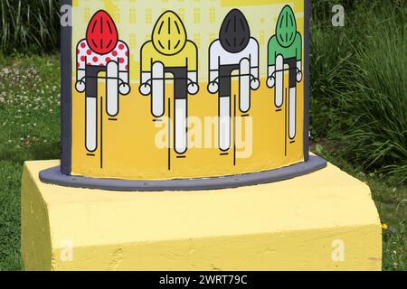 Macon, France - 12 juin 2019 : panneau cycliste Tour de France dans la ville de Macon le 13 juillet 2019 Banque D'Images