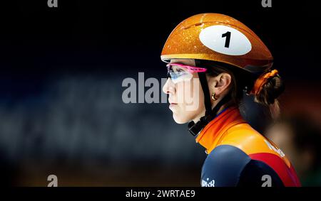 ROTTERDAM - Suzanne Schulting pendant l'entraînement avant les Championnats du monde sur courte piste à Ahoy. ANP IRIS VAN DEN BROEK Banque D'Images