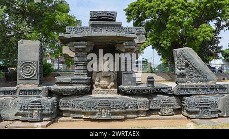 Sculptée idole de Lord Ganesha et sculpter Deatails sur la pierre, Fort de Warangal, Telangana, Inde. Banque D'Images