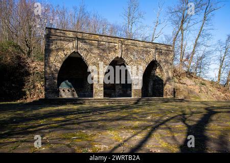 Le mémorial Ehrenmal (mémorial des morts) à la colline de Harkort à Wetter, sur la Ruhr, salle avec des plaques de noms des victimes de la première Guerre mondiale, NOR Banque D'Images