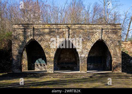 Le mémorial Ehrenmal (mémorial des morts) à la colline de Harkort à Wetter, sur la Ruhr, salle avec des plaques de noms des victimes de la première Guerre mondiale, NOR Banque D'Images