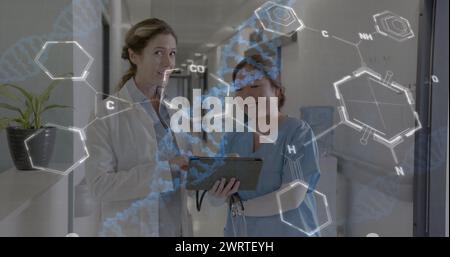 Image du traitement des données sur divers médecins Banque D'Images