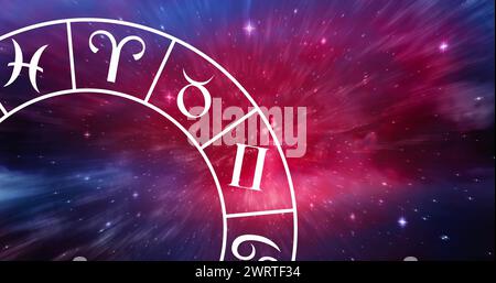 Composition du symbole de signe d'étoile capricorne dans la roue du zodiaque en rotation sur les étoiles brillantes Banque D'Images