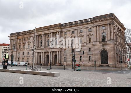 Berlin, Allemagne - 16 décembre 2021 : la Hochschule fur Musik Hanns Eisler Berlin est l'une des principales universités de musique en Europe. Il a été établi Banque D'Images