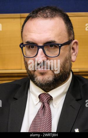 Roma, Italie. 14 mars 2024. Giampaolo Bocci, ex italexit, durante la conferenza stampa per la firma dellÕaccordo elettorale LIBERTË tra Sud Chiama nord e ex italexit tenutasi presso la Camera dei Deputati a Roma, Gioved“ 14 marzo 2024 (foto Mauro Scrobogna/LaPresse) Giampaolo Bocci, former italexit, lors de la conférence de presse pour signer l'alliance LIBERTÉ entre Sud Chiama Nord et l'ancien italexit tenue à la Chambre des députés à Rome, jeudi 14 mars 2024 (photo de Mauro Scrobogna/LaPresse) crédit : LaPresse/Alamy Live News Banque D'Images