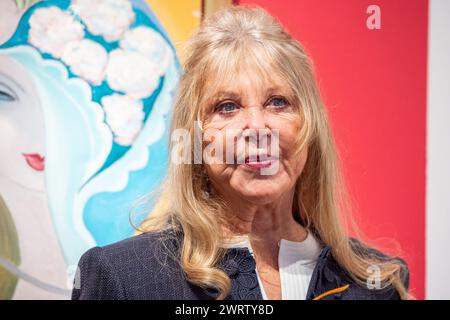 Londres, Angleterre, Royaume-Uni. 14 mars 2024. Modèle, photographe et icône PATTIE BOYD, inspiration pour "Something" de George Harrison et "Layla" d'Eric Clapton, vus à Christie's avant l'exposition de pré-vente chez Christie's, qui ouvrira au public du 15 au 21 mars, avant la clôture de la vente aux enchères en ligne le 22 mars. (Crédit image : © Thomas Krych/ZUMA Press Wire) USAGE ÉDITORIAL SEULEMENT! Non destiné à UN USAGE commercial ! Banque D'Images