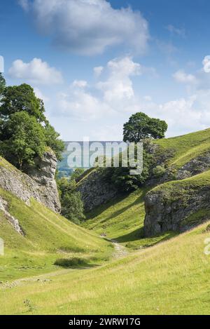 Paysage accidenté de calcaire près de Castleton et Winnats Pass, Mam Tor Banque D'Images