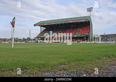 BetMcLean Oval, Belfast, Irlande du Nord, Royaume-Uni. 11 août 2023. Sports Direct Premiership – Glentoran contre Larne. The Oval, stade du club de football de Glentoran. Banque D'Images